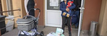 A început distribuția „cutiilor bebelușului”